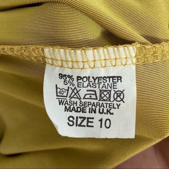 Pretty Little Thing Plunge Neckline Dress NWT 10 Velvet Yellow Gold Long Sleeve - Picture 6 of 6